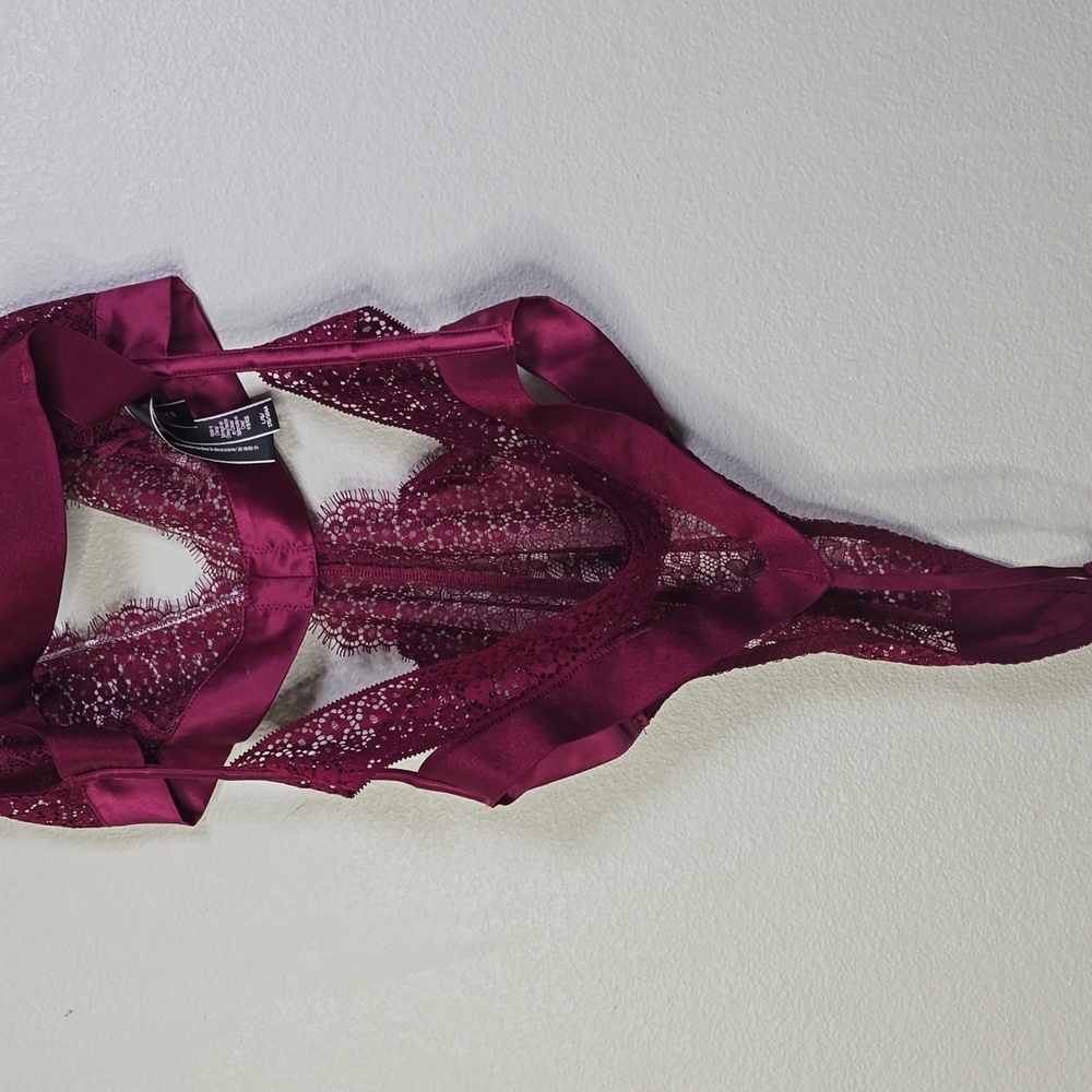 Victoria's Secret Banded Plunge Teddy Size Large NWOT. - Picture 10 of 11